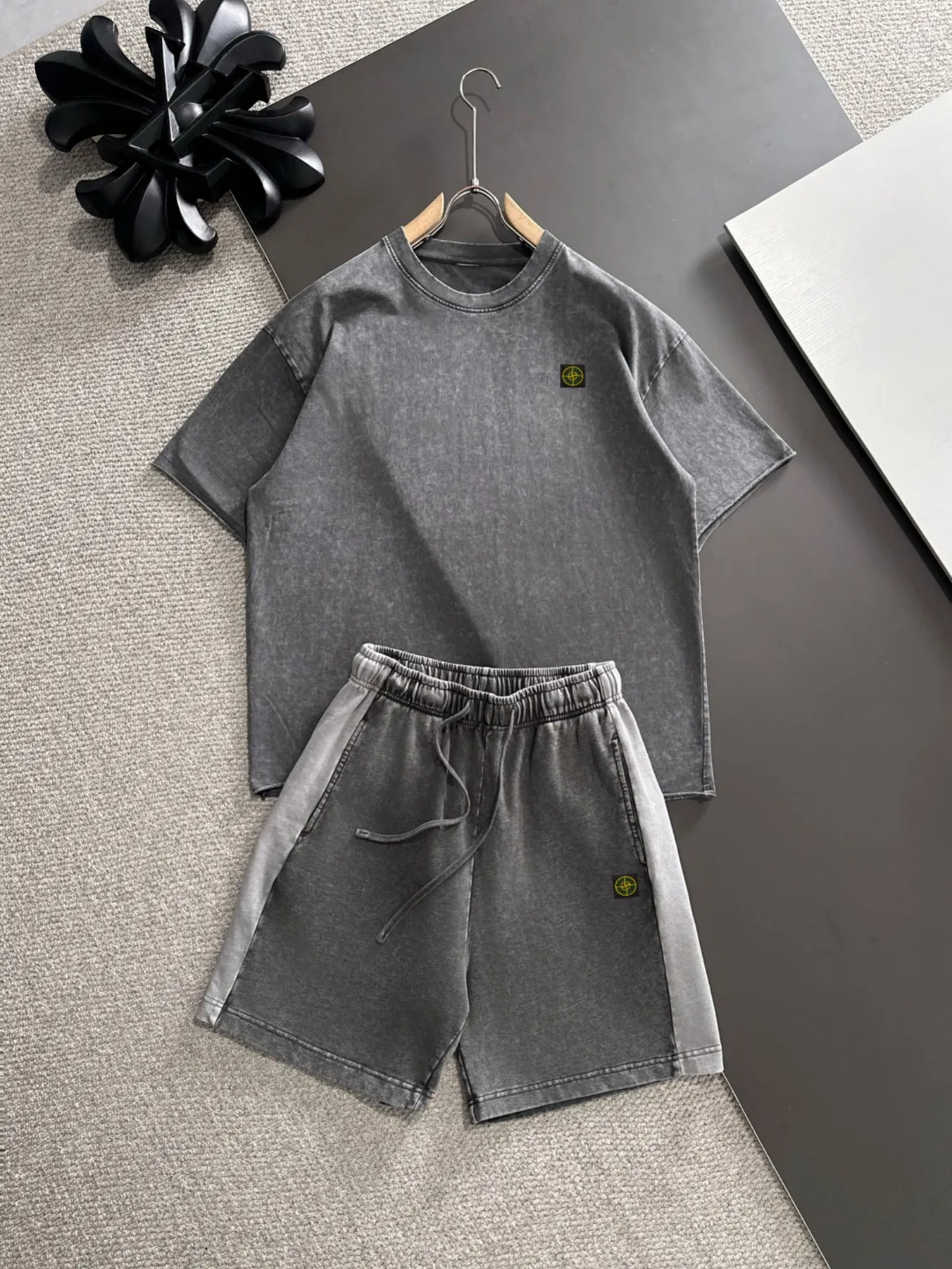 Next day shipping P460 Stone lsland/stone island high quality 2025 spring and summer new casual heavy industry suit exclusively developed by yb! High quality production! Imported custom-made fabrics for foreign orders, with high breathability and comfort, impeccable details, brand element design concept, delicate and soft feel! It presents a casual cut and the upper body shape is great! On sale simultaneously on the official website! From a high-end men's positioning brand, the low-key luxury taste is irresistible! Exquisite workmanship and impeccable quality! The overall style is simple, fashionable and timeless, fully meeting the requirements of stylish and tasteful dressing! Size: S-XXL